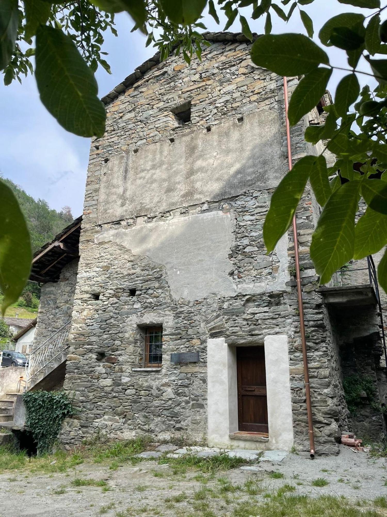 Appartamento La Torre Colombaia - Monumento Del 1400 Arnad Esterno foto