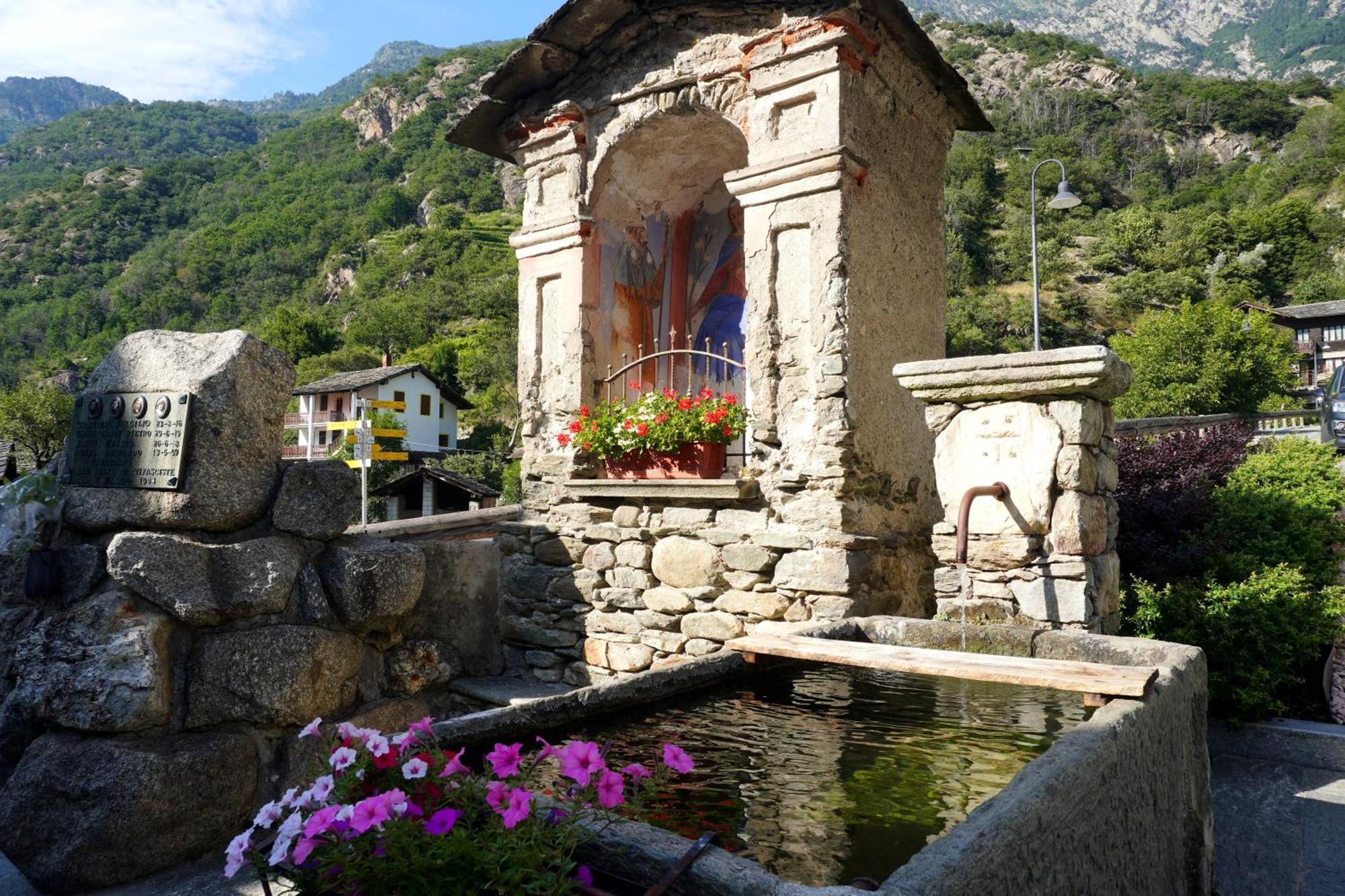 Appartamento La Torre Colombaia - Monumento Del 1400 Arnad Esterno foto